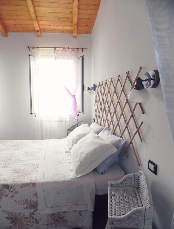 B&B I Glicini Vescina Екстериор снимка