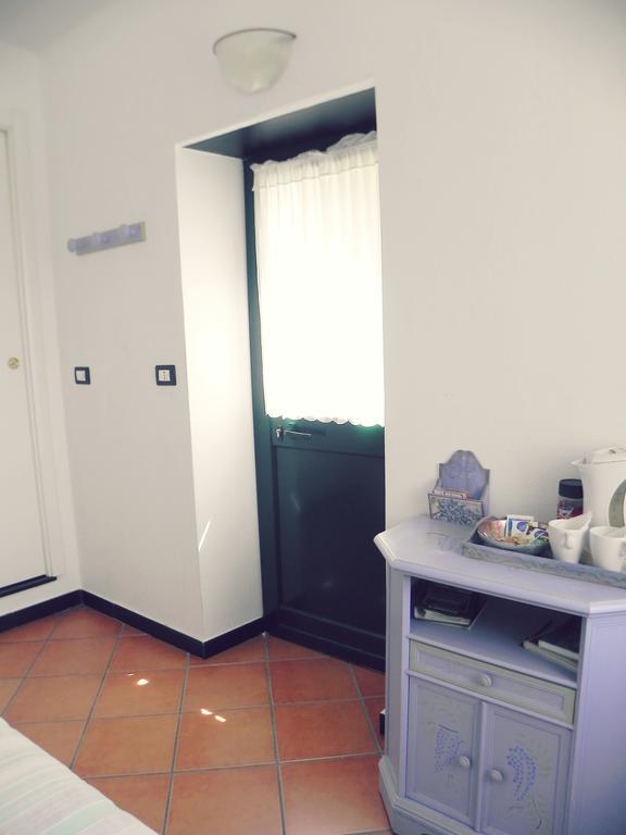 B&B I Glicini Vescina Екстериор снимка