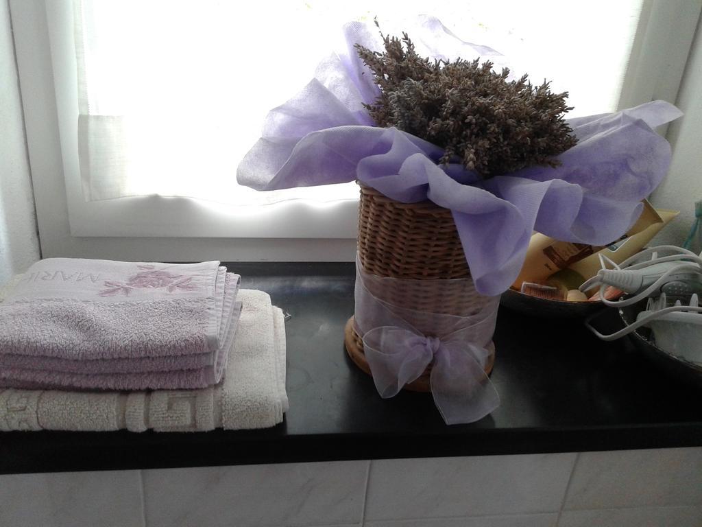 B&B I Glicini Vescina Екстериор снимка